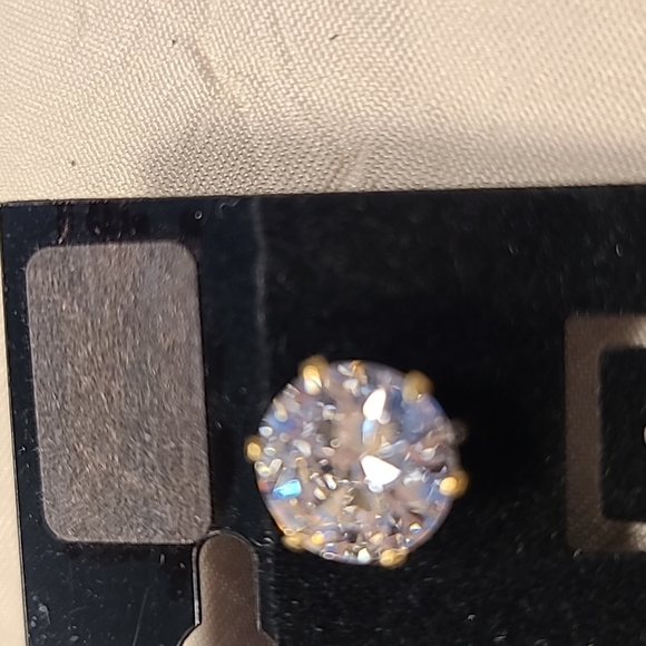 Cubic Zirconia Pierced Earrings - Picture 2 of 6